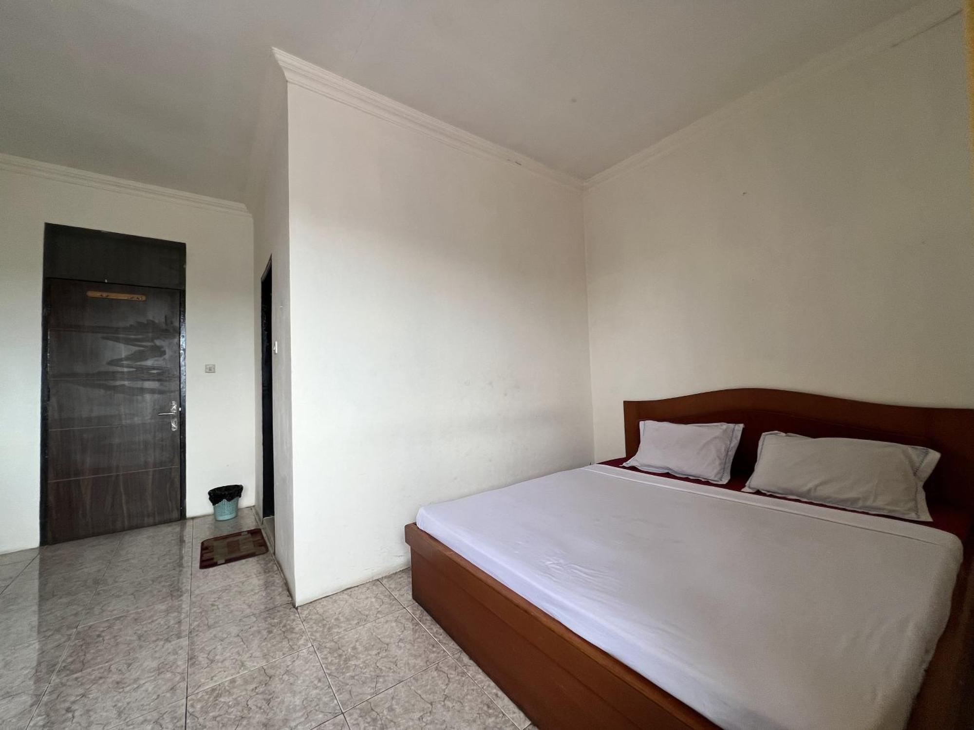 Hotel Oyo 92098 Kost Orange Syariah Macasar Exterior foto